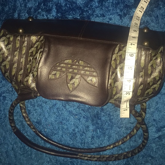 Authentic Adidas - Picture 4 of 8